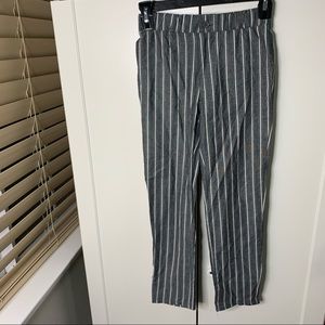 NWOT Junior’s White Fawn Striped Pants